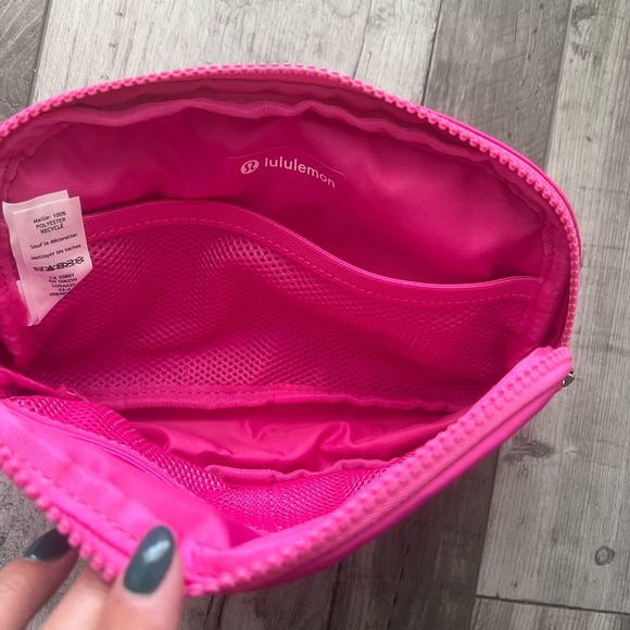 Lululemon NWT Sonic Pink Everywhere Belt Bag NEW - Picture 6 of 7
